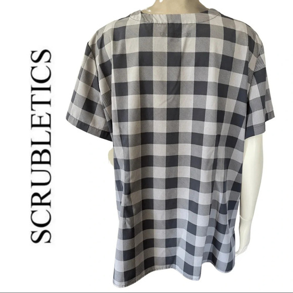 🛍️3/$40 Scrubletics Short Sleeve Grey Check Scrub Top Front  Pockets Extra Large - Picture 4 of 4